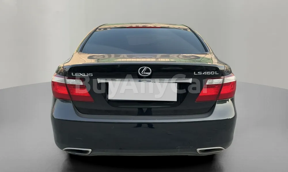 Vehicle photo 2