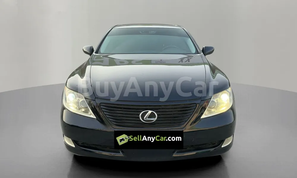 Vehicle photo 1