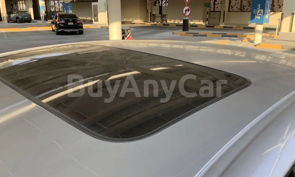 Vehicle photo 5