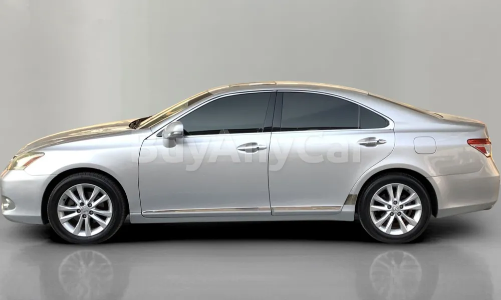 Vehicle photo 4