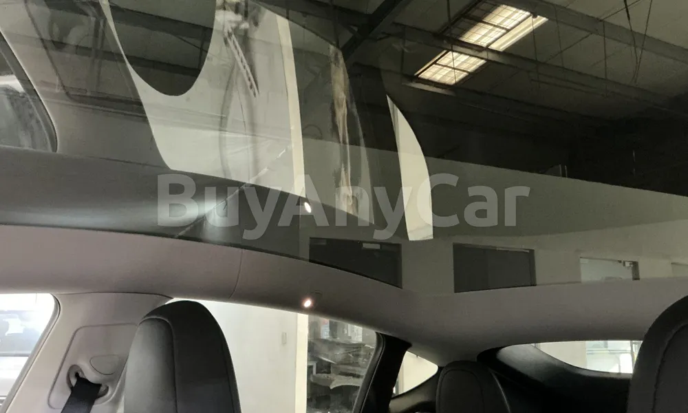Vehicle photo 9