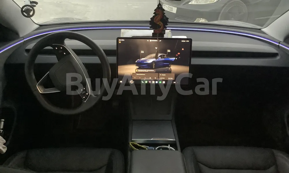 Vehicle photo 9