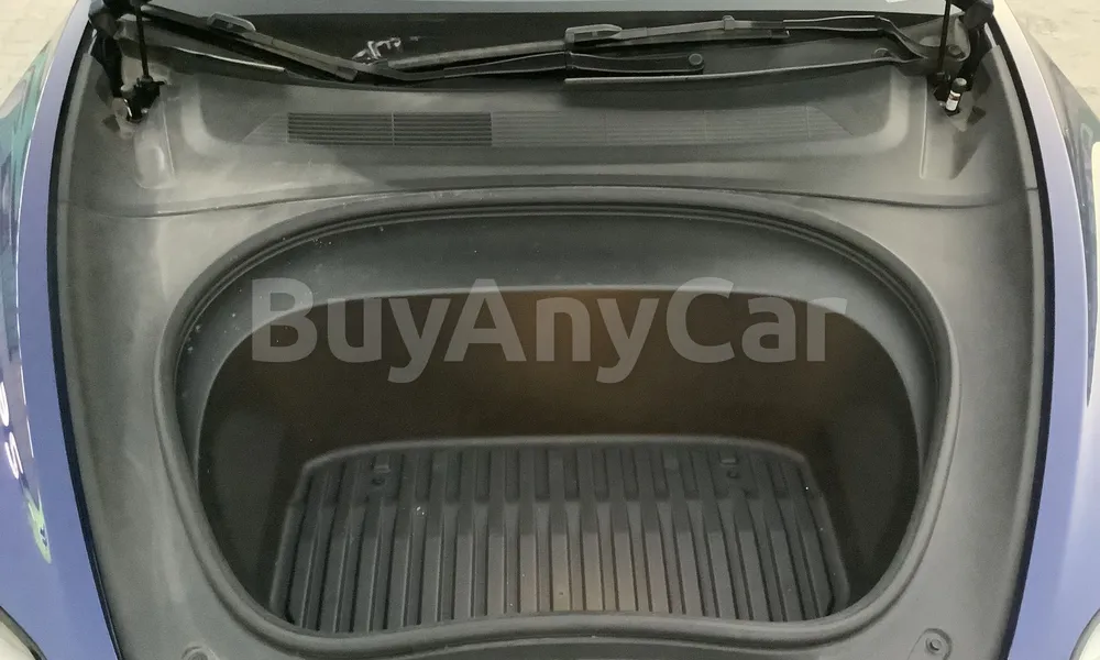 Vehicle photo 6