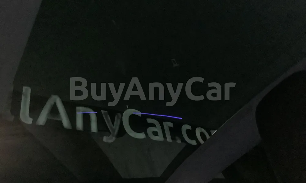 Vehicle photo 7