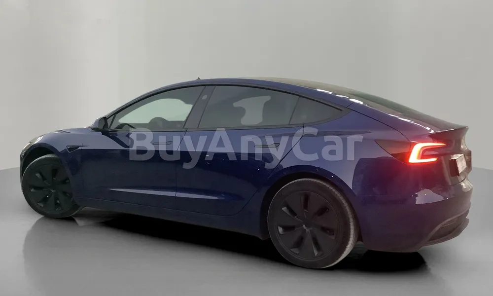 Vehicle photo 4
