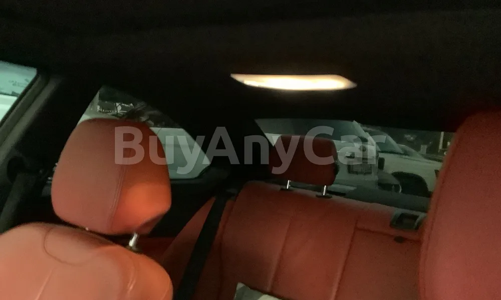 Vehicle photo 9