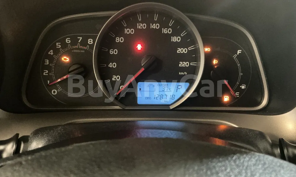 Vehicle photo 8