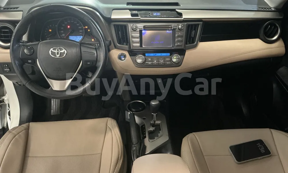 Vehicle photo 7
