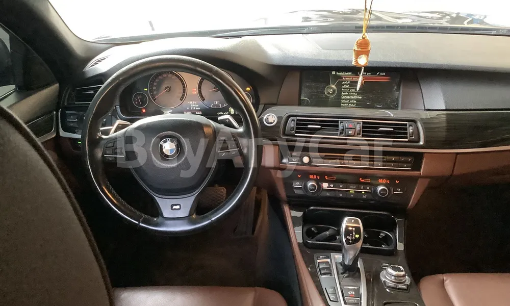 Vehicle photo 7