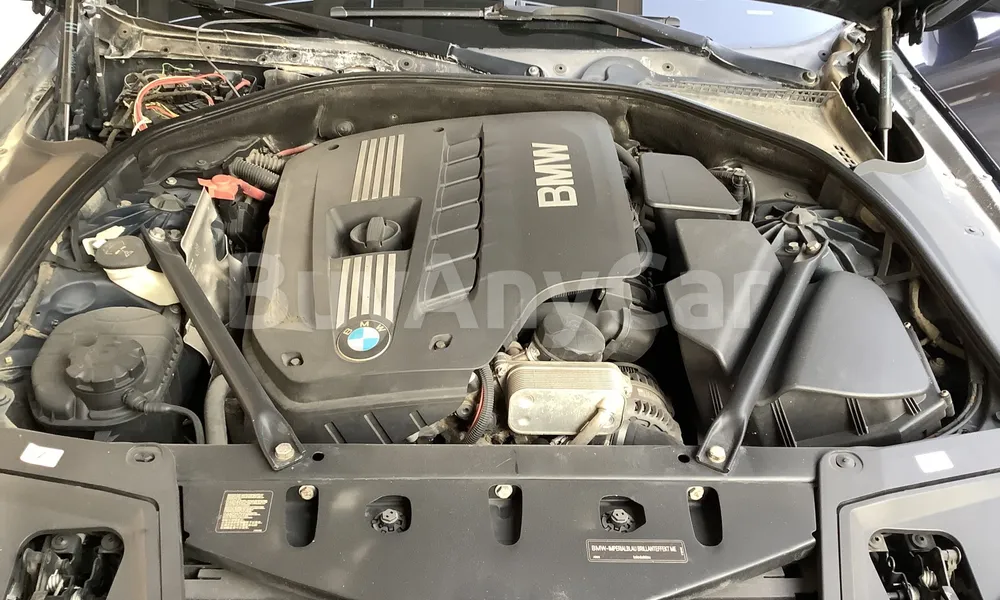 Vehicle photo 6