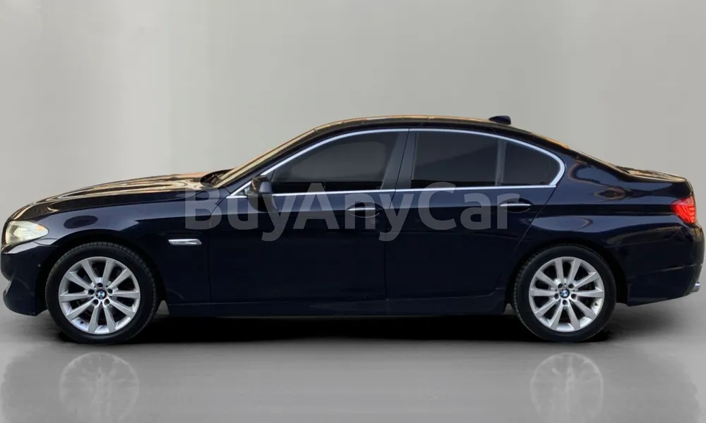 Vehicle photo 4