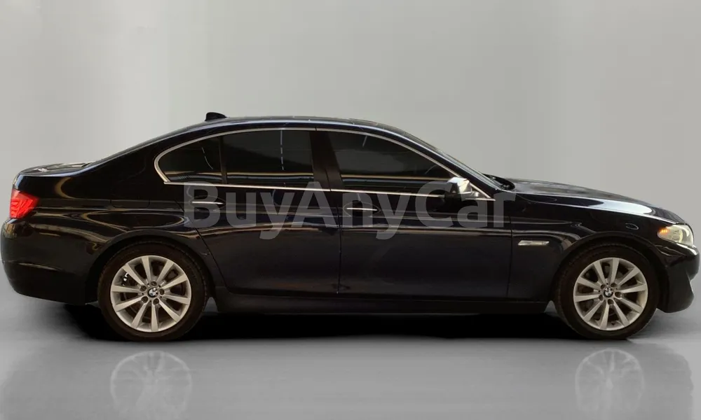 Vehicle photo 3