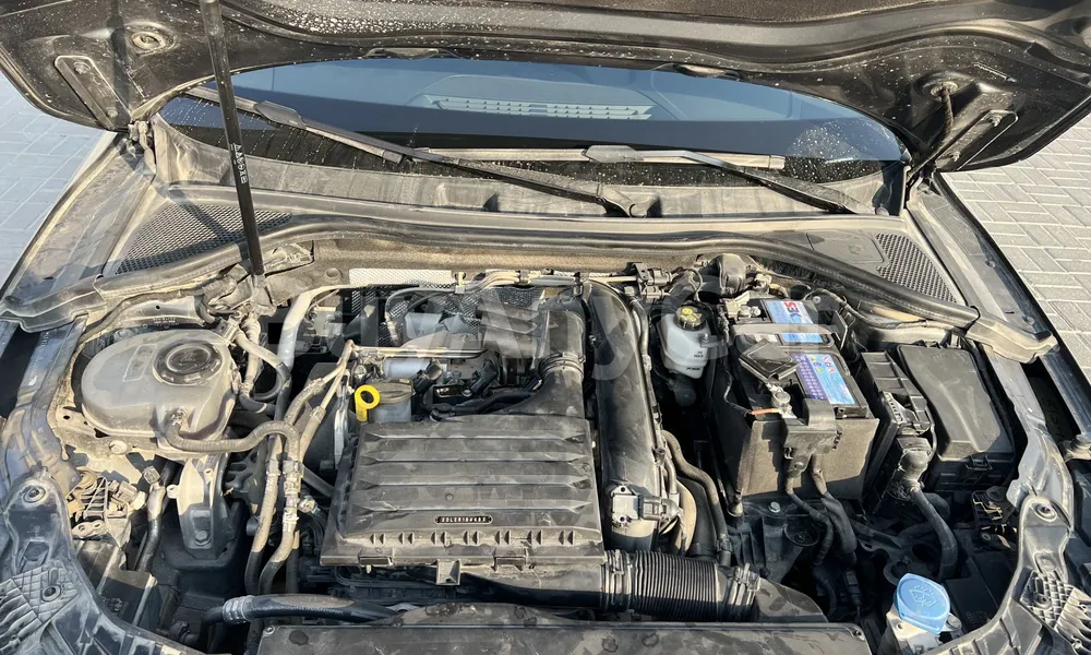 Vehicle photo 7