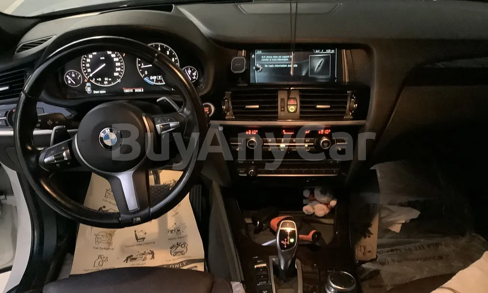 Vehicle photo 8