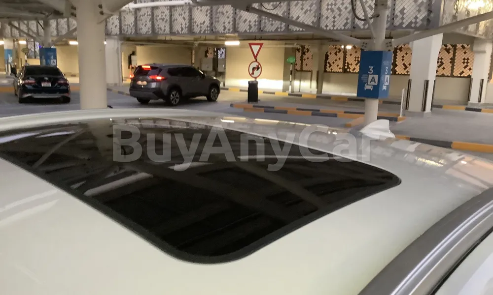 Vehicle photo 5