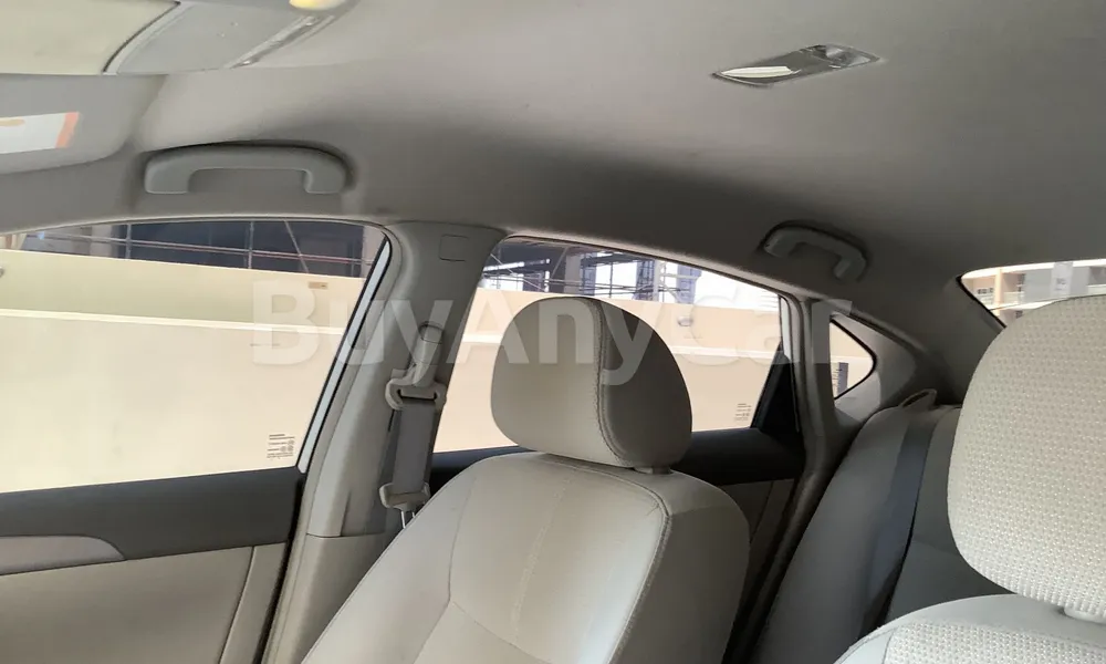 Vehicle photo 8