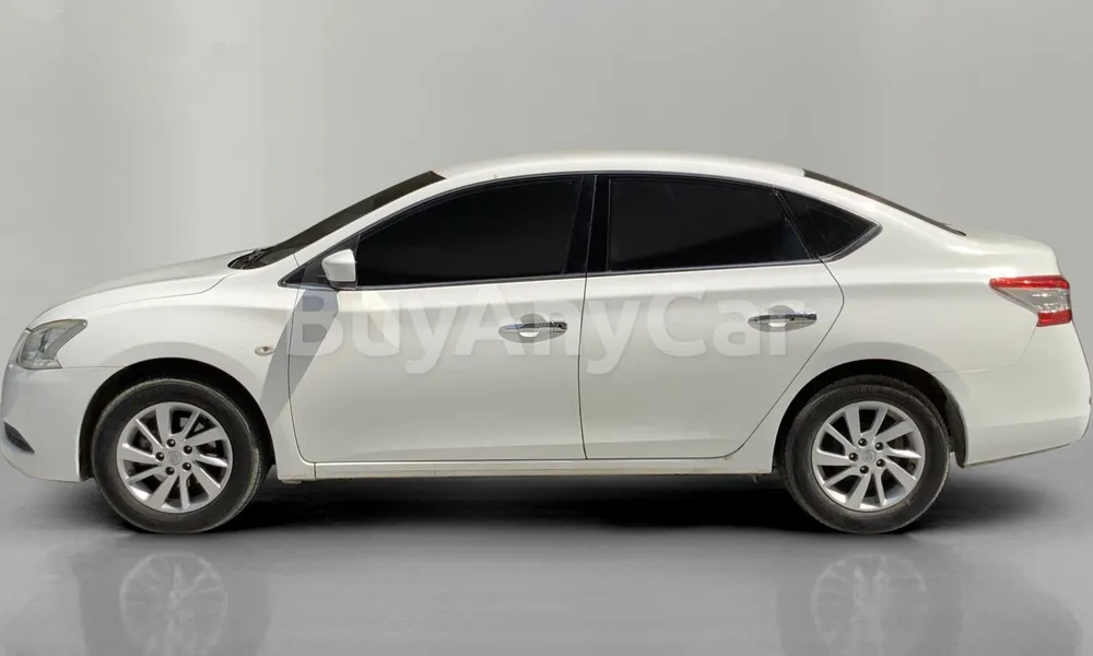 Vehicle photo 4