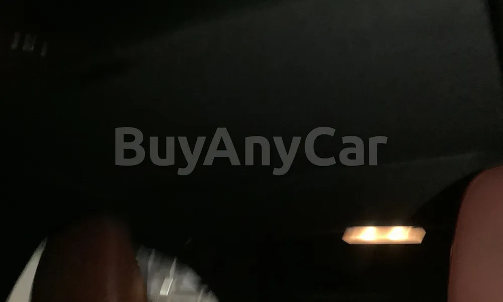 Vehicle photo 9