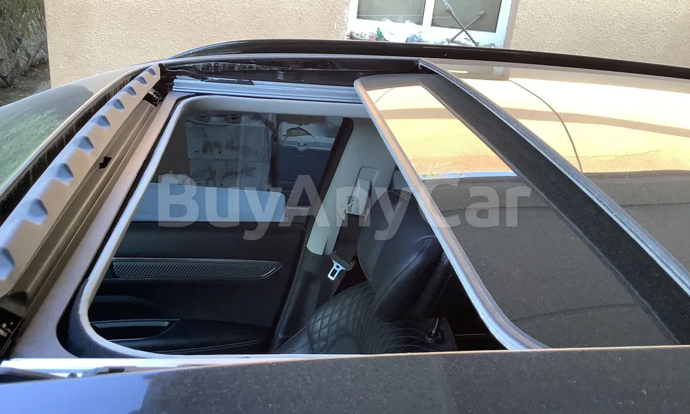 Vehicle photo 5