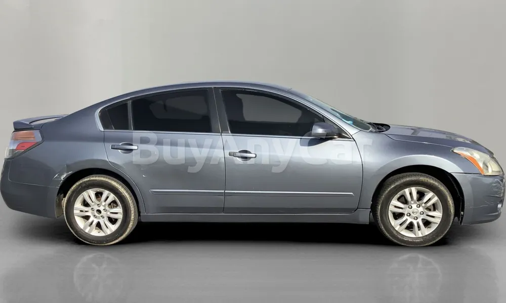 Vehicle photo 3