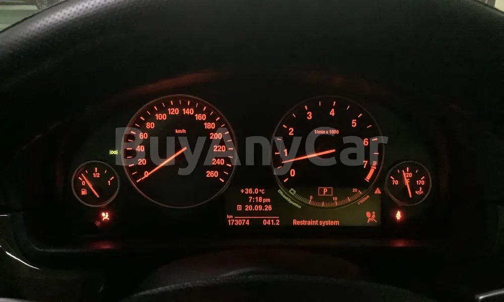Vehicle photo 7