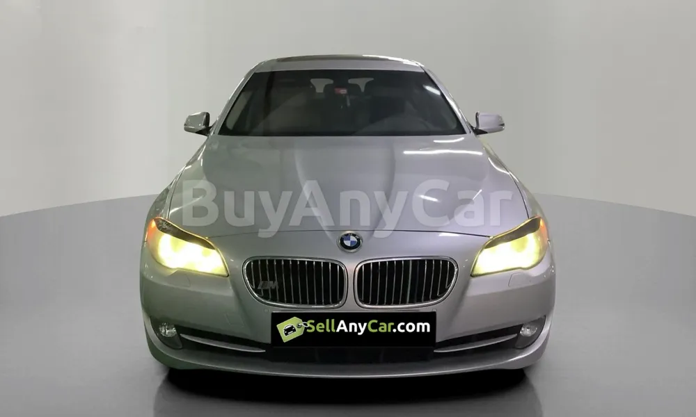 Vehicle photo 1