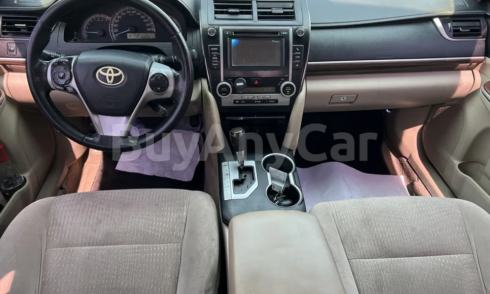 Vehicle photo 9
