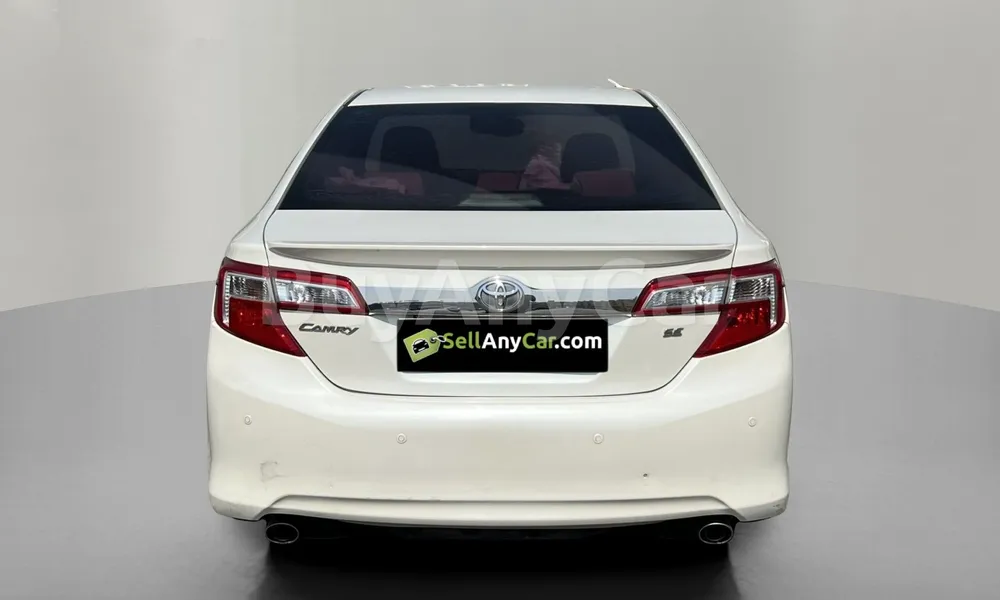 Vehicle photo 2