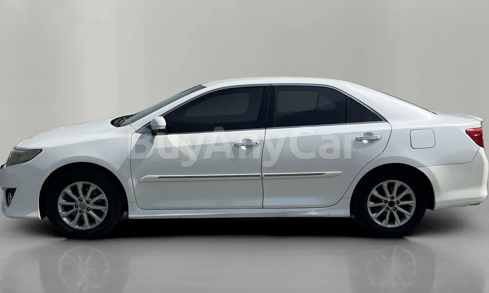 Vehicle photo 4