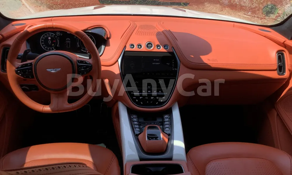 Vehicle photo 8