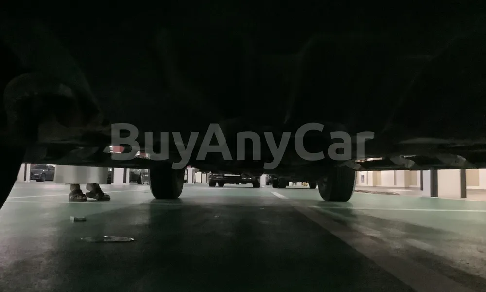 Vehicle photo 9
