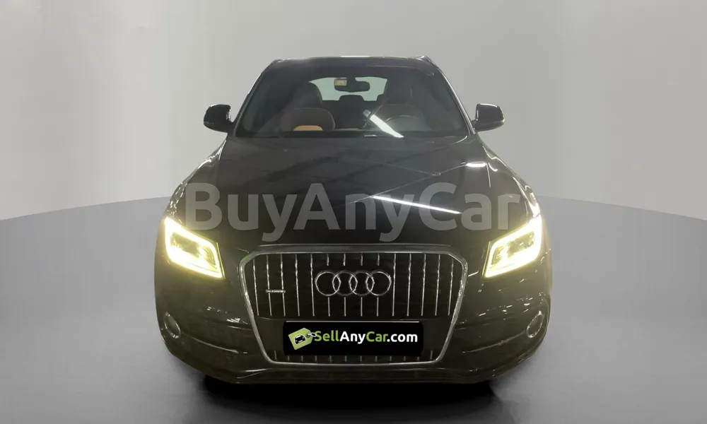 Vehicle photo 1