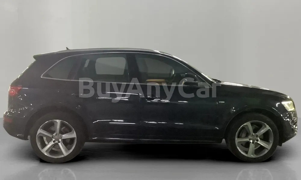 Vehicle photo 3