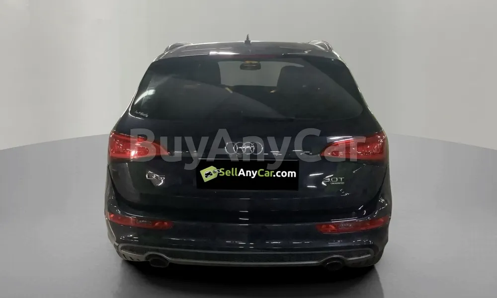 Vehicle photo 2