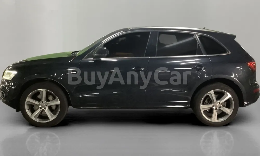 Vehicle photo 4