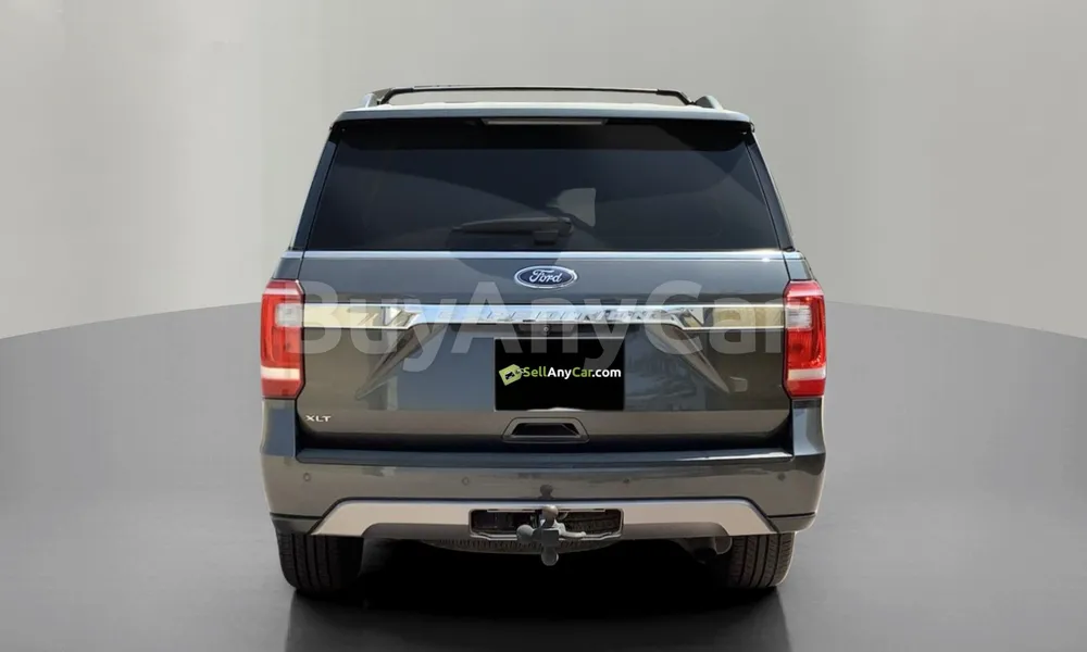 Vehicle photo 2
