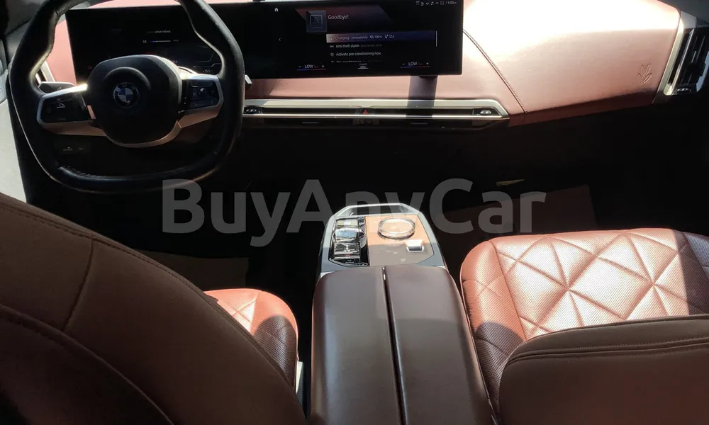 Vehicle photo 8