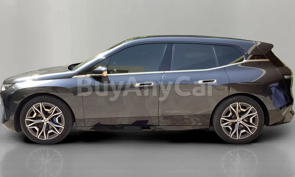 Vehicle photo 4