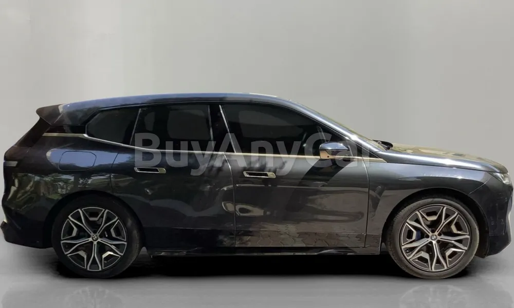 Vehicle photo 3