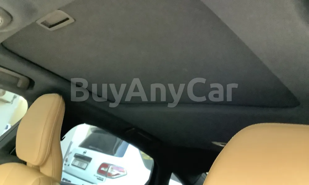 Vehicle photo 9