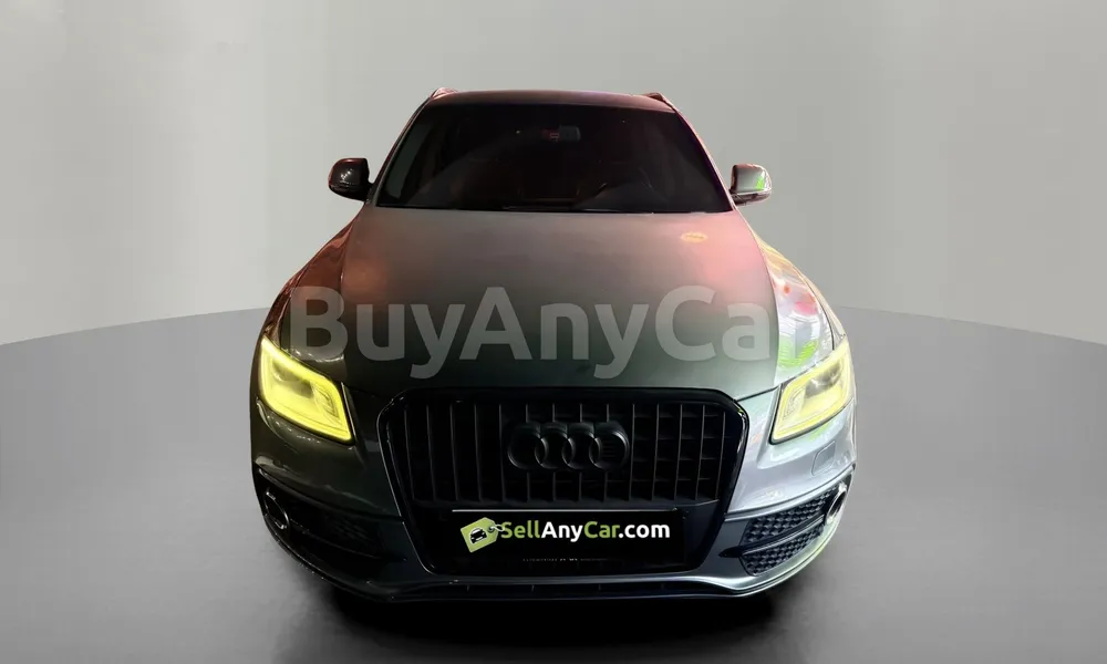 Vehicle photo 1