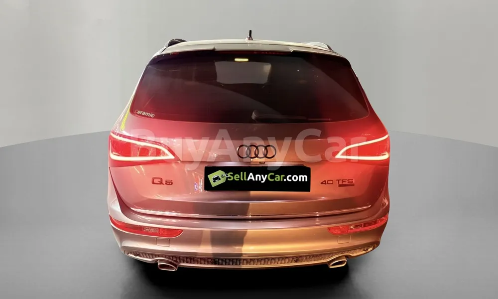 Vehicle photo 2