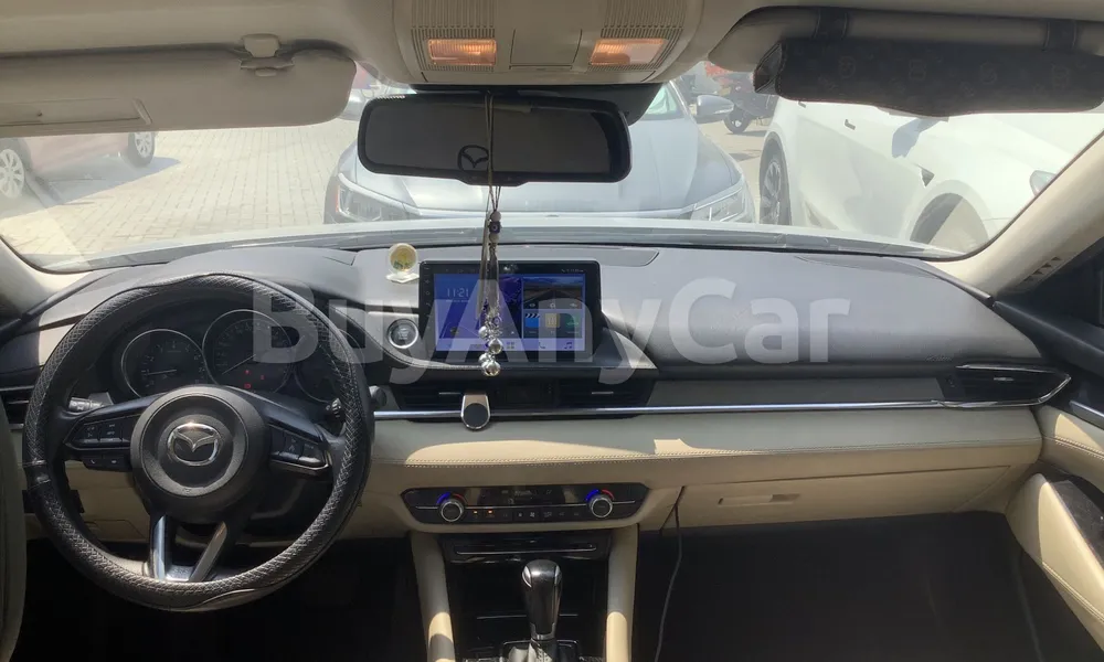 Vehicle photo 9