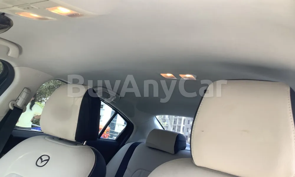 Vehicle photo 8