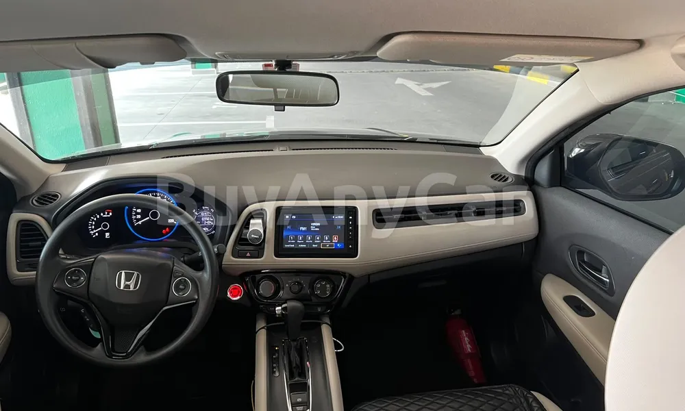 Vehicle photo 8