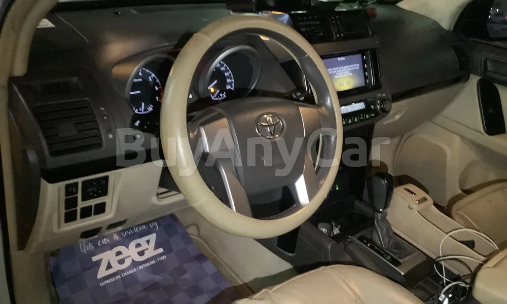 Vehicle photo 8