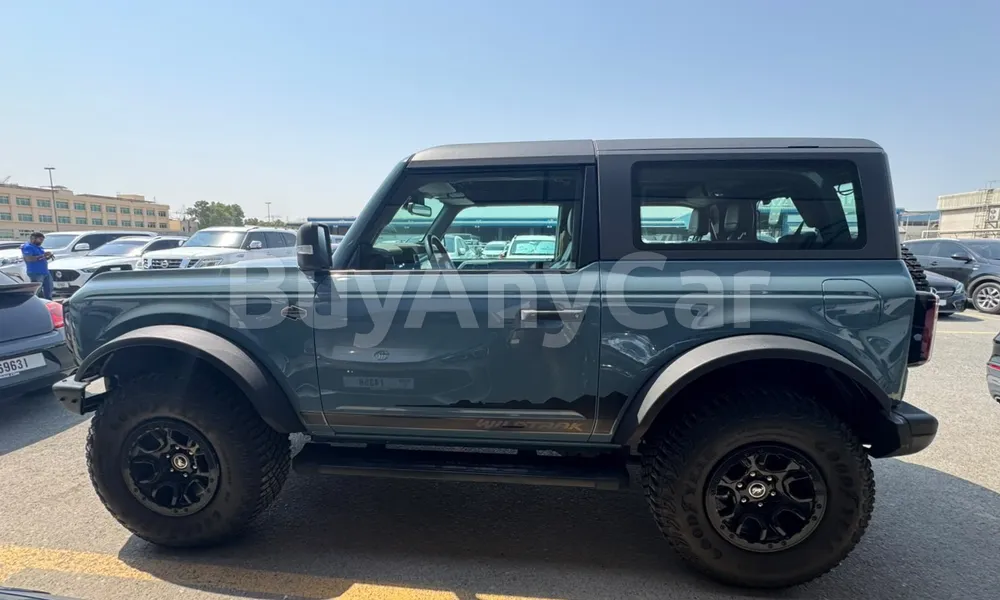 Vehicle photo 4