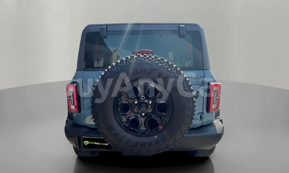Vehicle photo 2