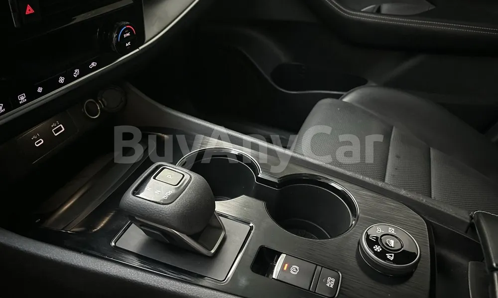 Vehicle photo 6