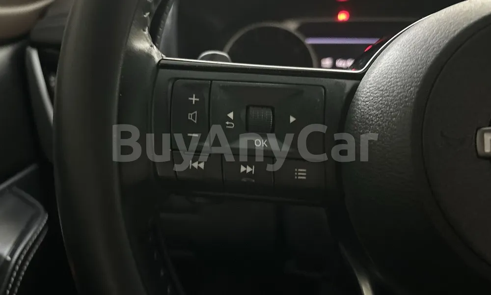 Vehicle photo 9